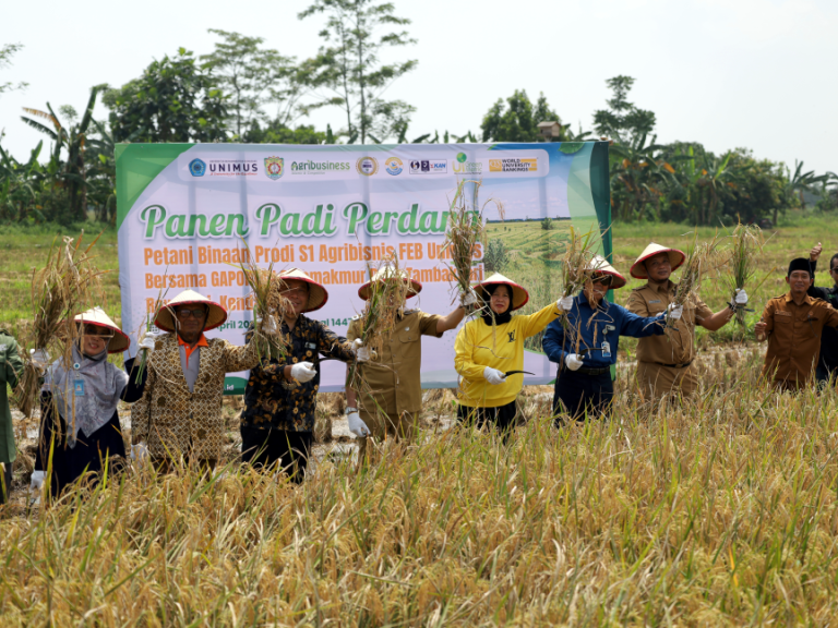 Panen Padi Perdana, Penguatan Peran Prodi Agribisnis FEB UNIMUS dalam Pemberdayaan Petani dan Ketahanan Pangan