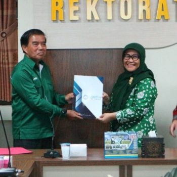 Prof. Dr. Sridarmawati, M.Si terima SK Guru Besar